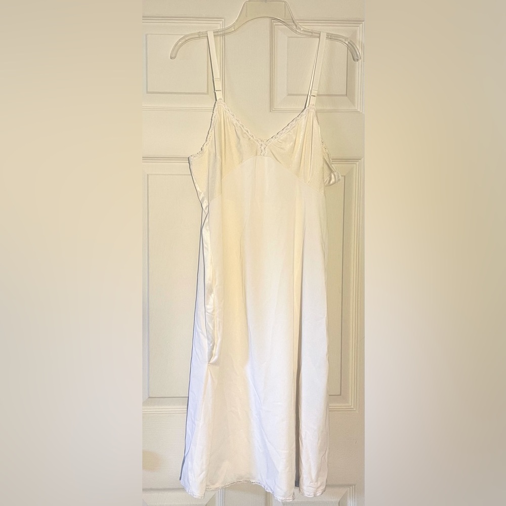 Vintage Cream/White Nylon Slip